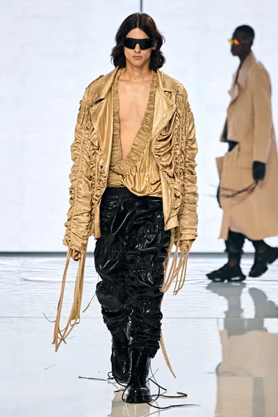 Look 23